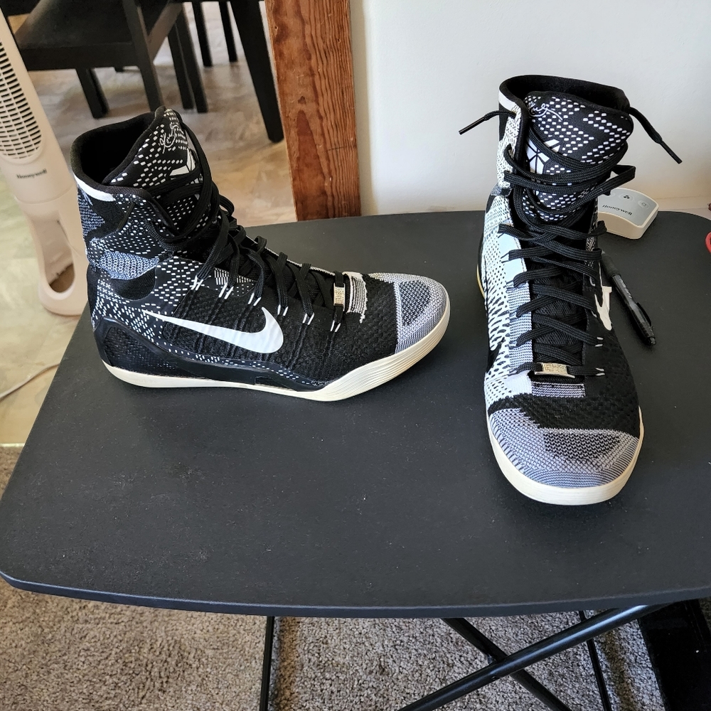 Nike Kobe 9 elite what tha size 12 men's basketball shoes.